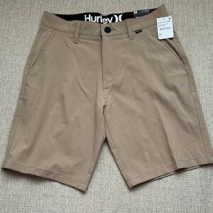 Hurley Men's All Terrain Hybrid Walk
Shorts Khaki, NWT, size 30